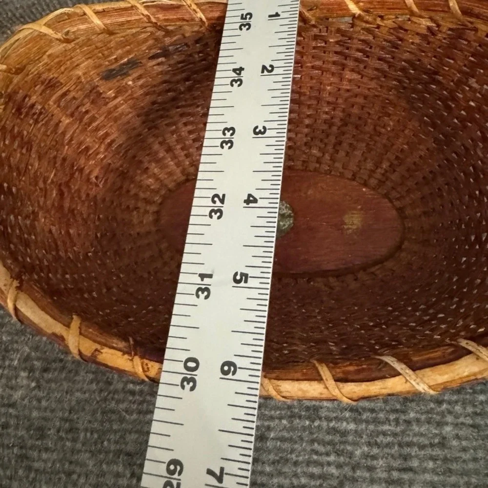 Vintage Nantucket Handwoven Wicker Basket Oval Penny Scalloped Rim 8 Inch